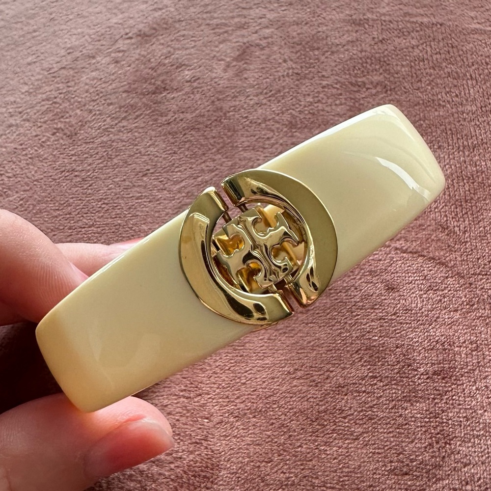 Tory Burch Logo Resin Bracelet - Magnetic & Clasp - Ivory & Gold - Picture 2 of 11